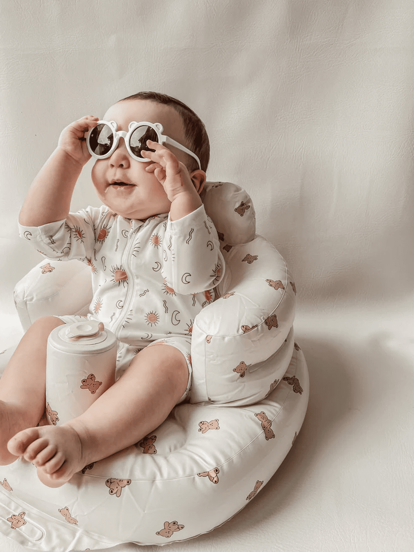 Lightweight and travel-friendly baby chair – perfect for indoor and outdoor use