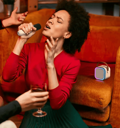 Ur benveg karaoke bihan evit ar vugale hag an dud deuet – Ur c'homzer Bluetooth diwifr gant 1 pe 2 mikrofon